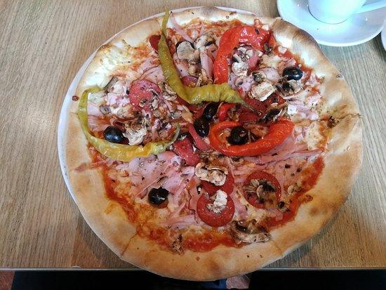 Pizzeria Peperoni